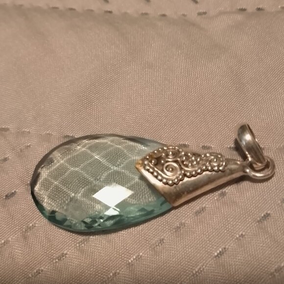 Swiss Blue Topaz Pendant (NWOT) - Picture 2 of 3